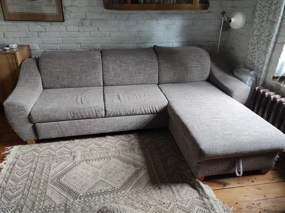 Duża sofa kanapa rozkładana z pojemnikiem na pościel