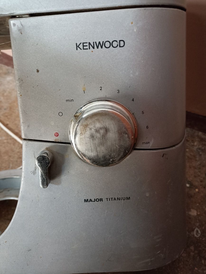 Кухонный комбаин Kenwood KMM 060