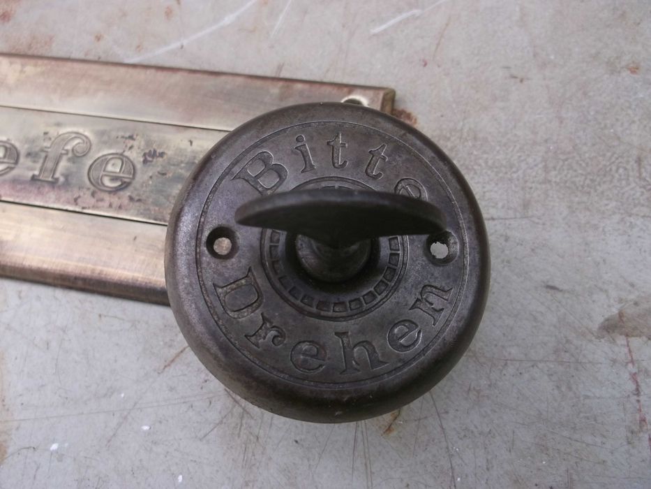 przedwojenny szyld na listy i dzwonek