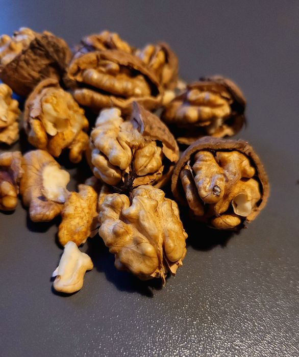 Orzechy włoskie niełuskane