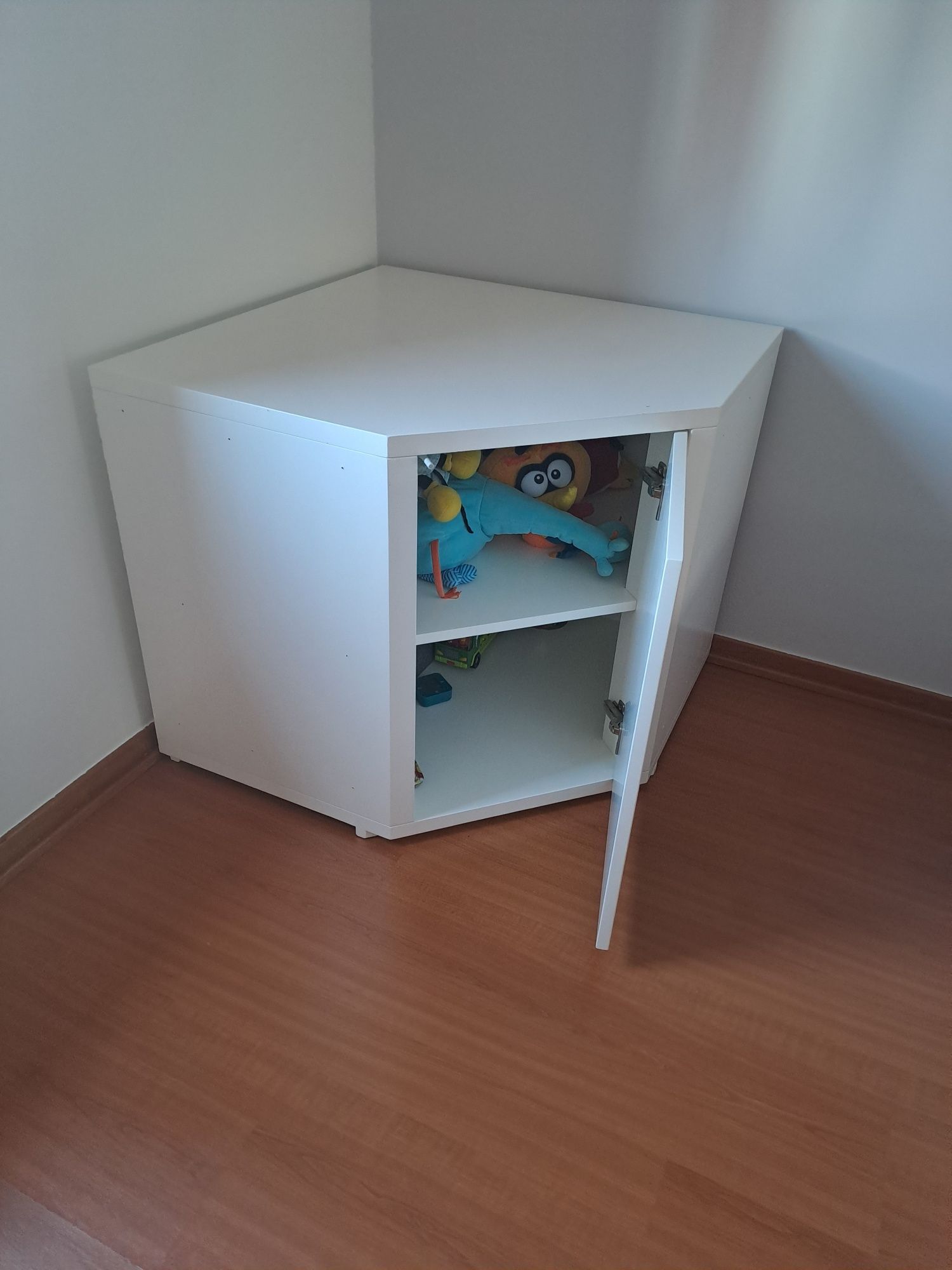 Mesa ( secretaria )e móvel de canto