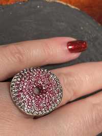 Продам серебрянное кольцо с камнями Swarovski
