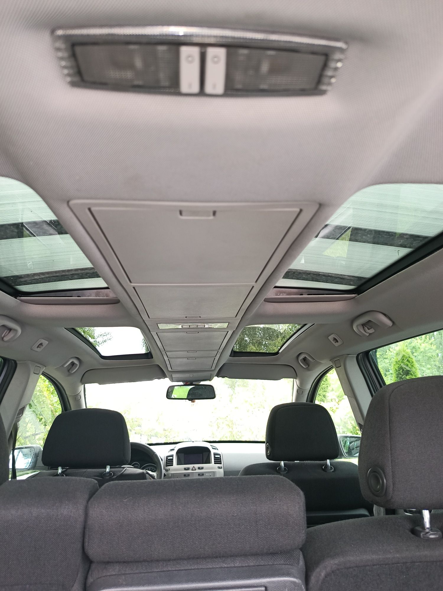 Opel Zafira 1,9 CDTI Cosmo 7 osób