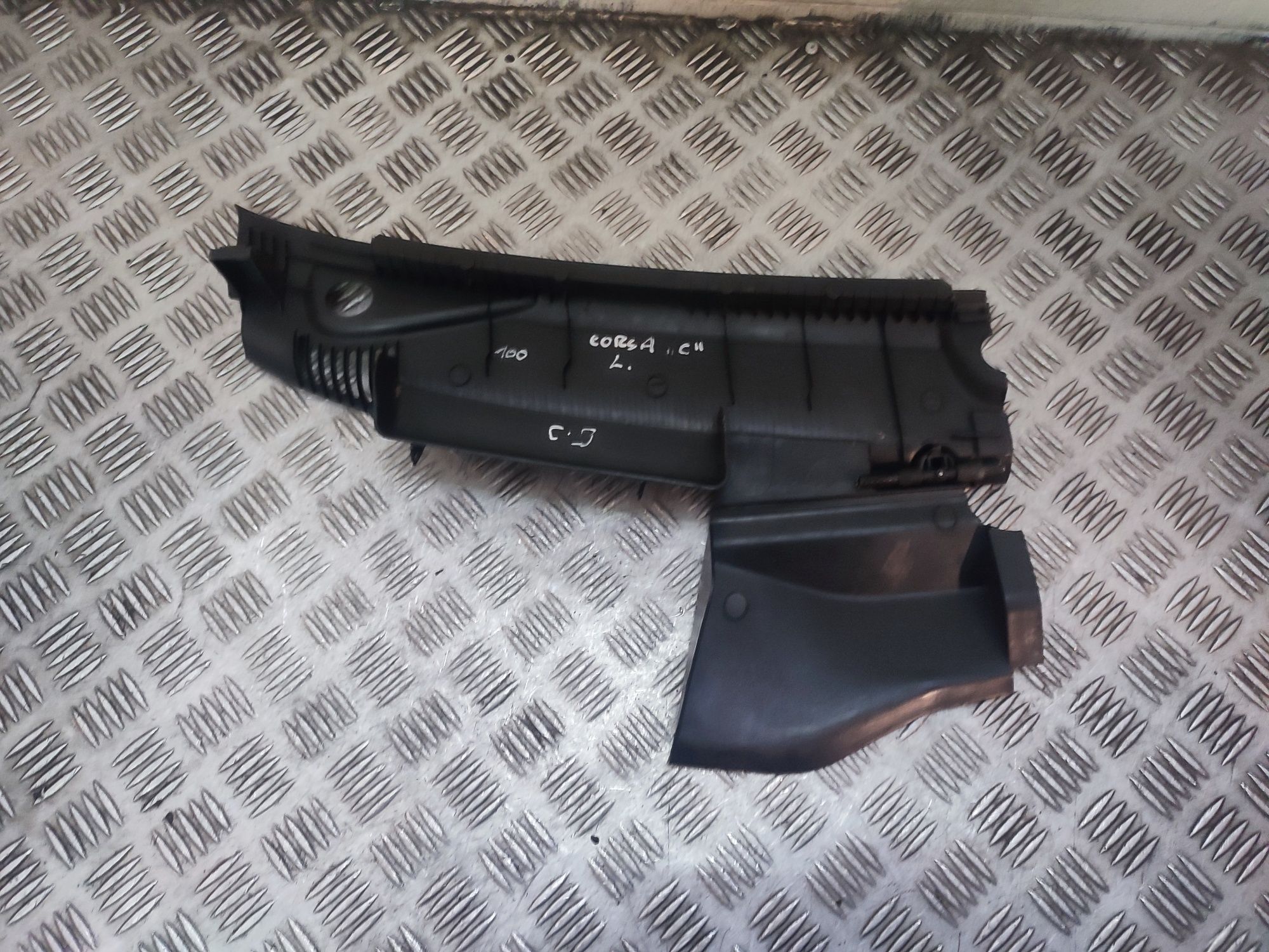 Opel Corsa C podszybie lewe