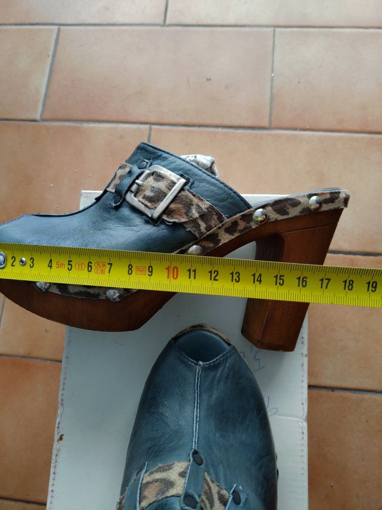 Mules em pele nr 36