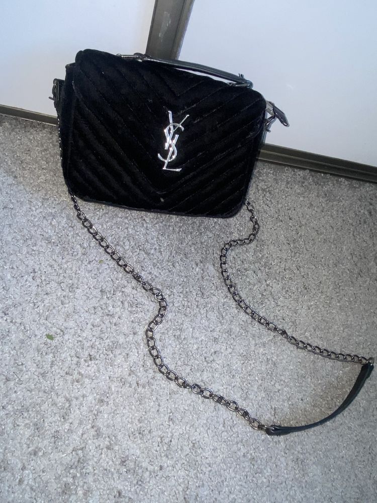 Czarna torebka YSL
