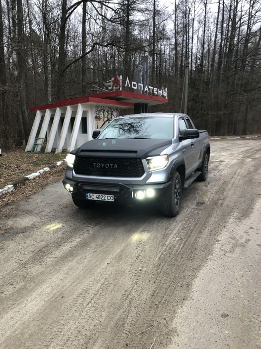 Toyota Tundra 2016 5.7