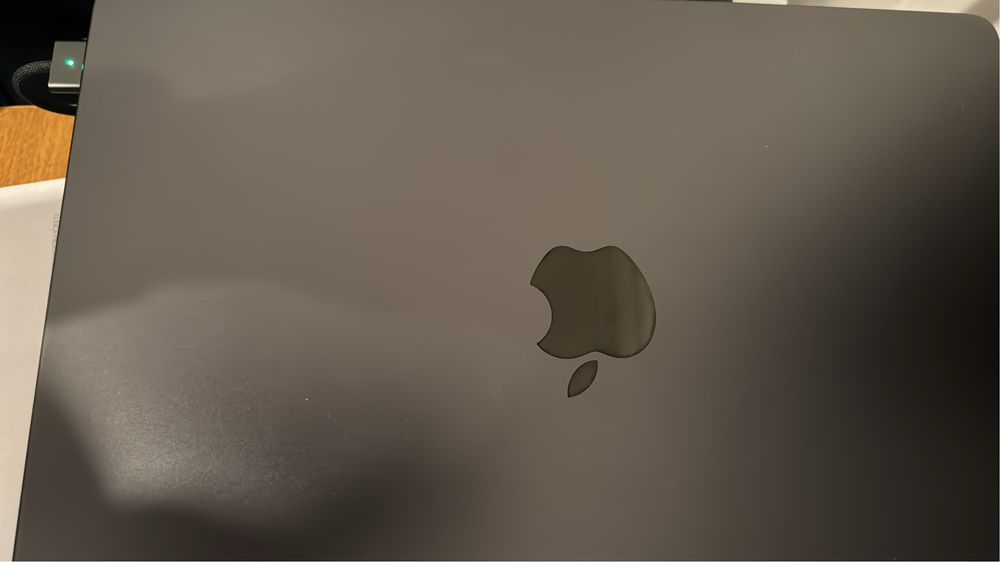 Macbook Pro M3 Pro  14” 16GB Ram/512GB SSD - GARANTIA 2 ANOS