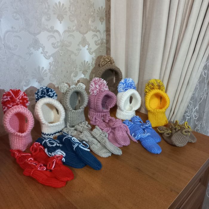 Набор шапка и носочки для собак