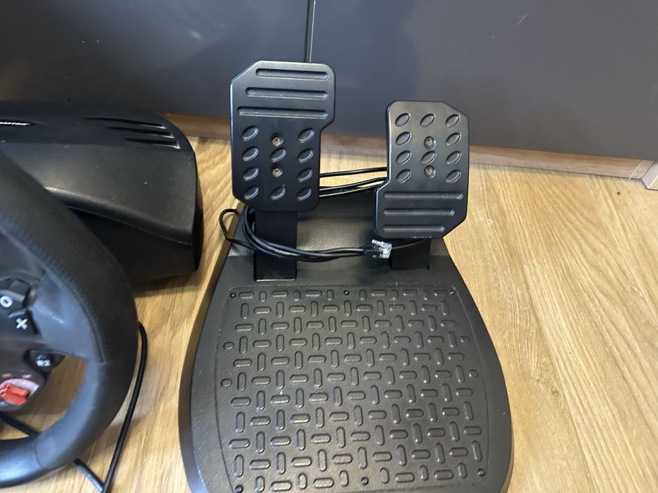 Игровий руль Thrustmaster Ferrari 458 для PC/PS 4 (logitech)