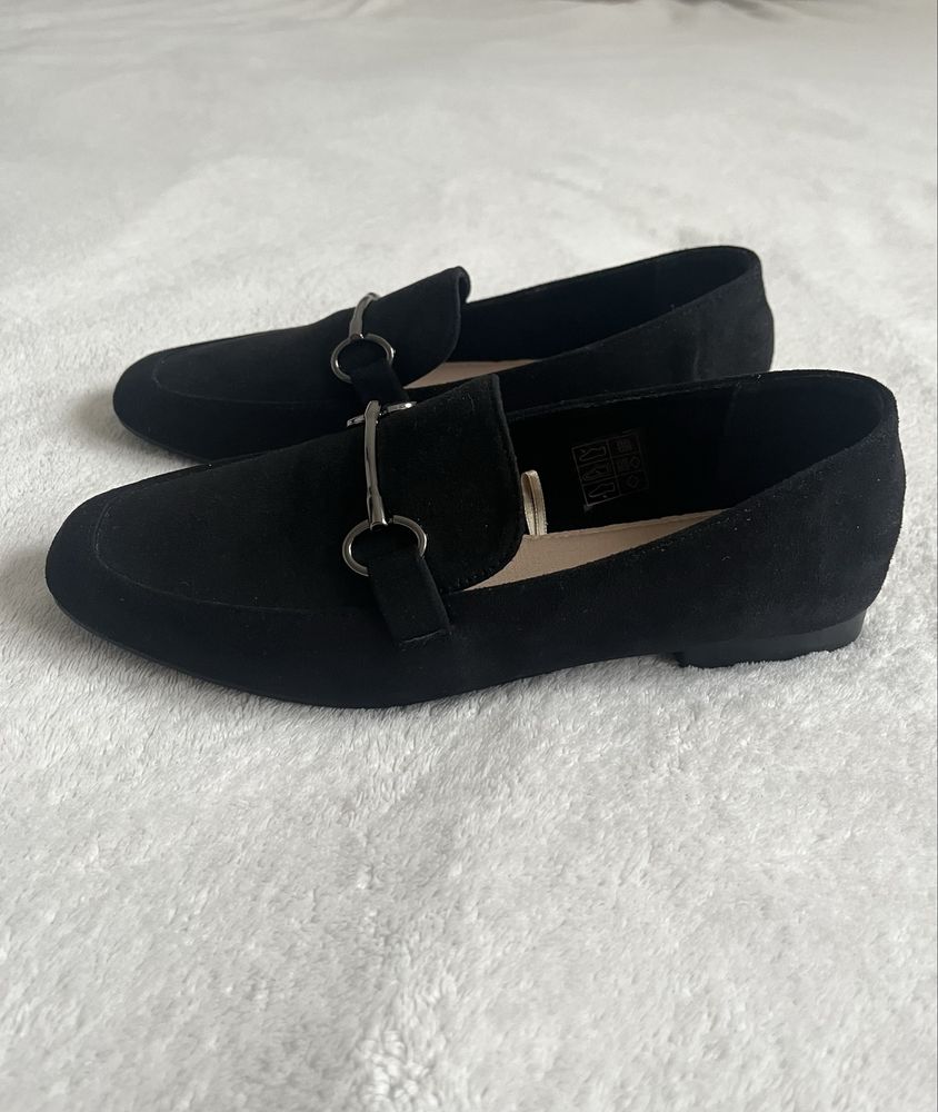 Czarne loafersy CCC