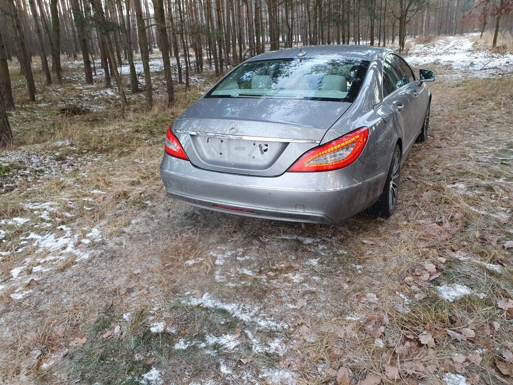 Mercedes cls 218 klapa tylna zderzak