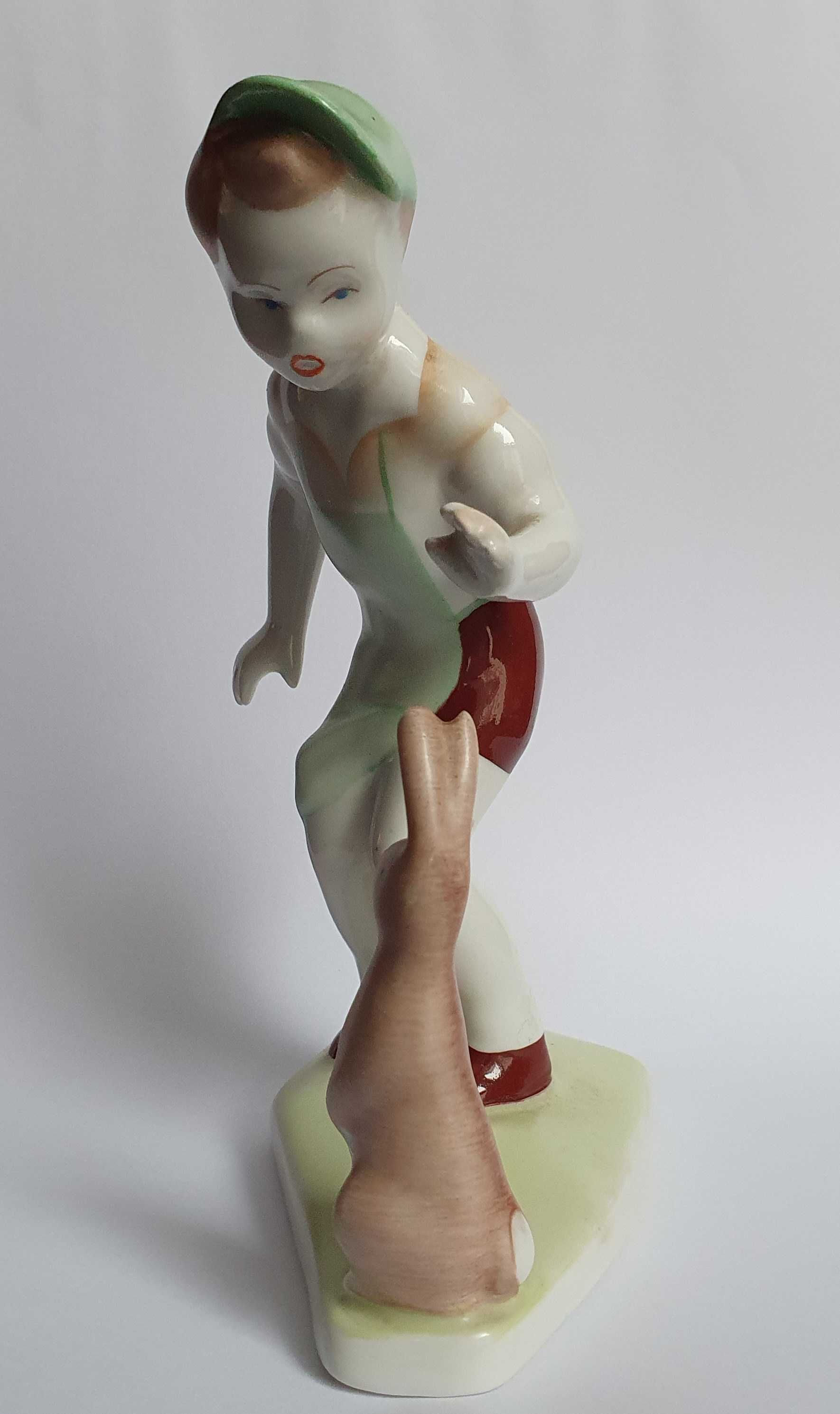 Aquincum figurka porcelanowa chłopiec z zającem