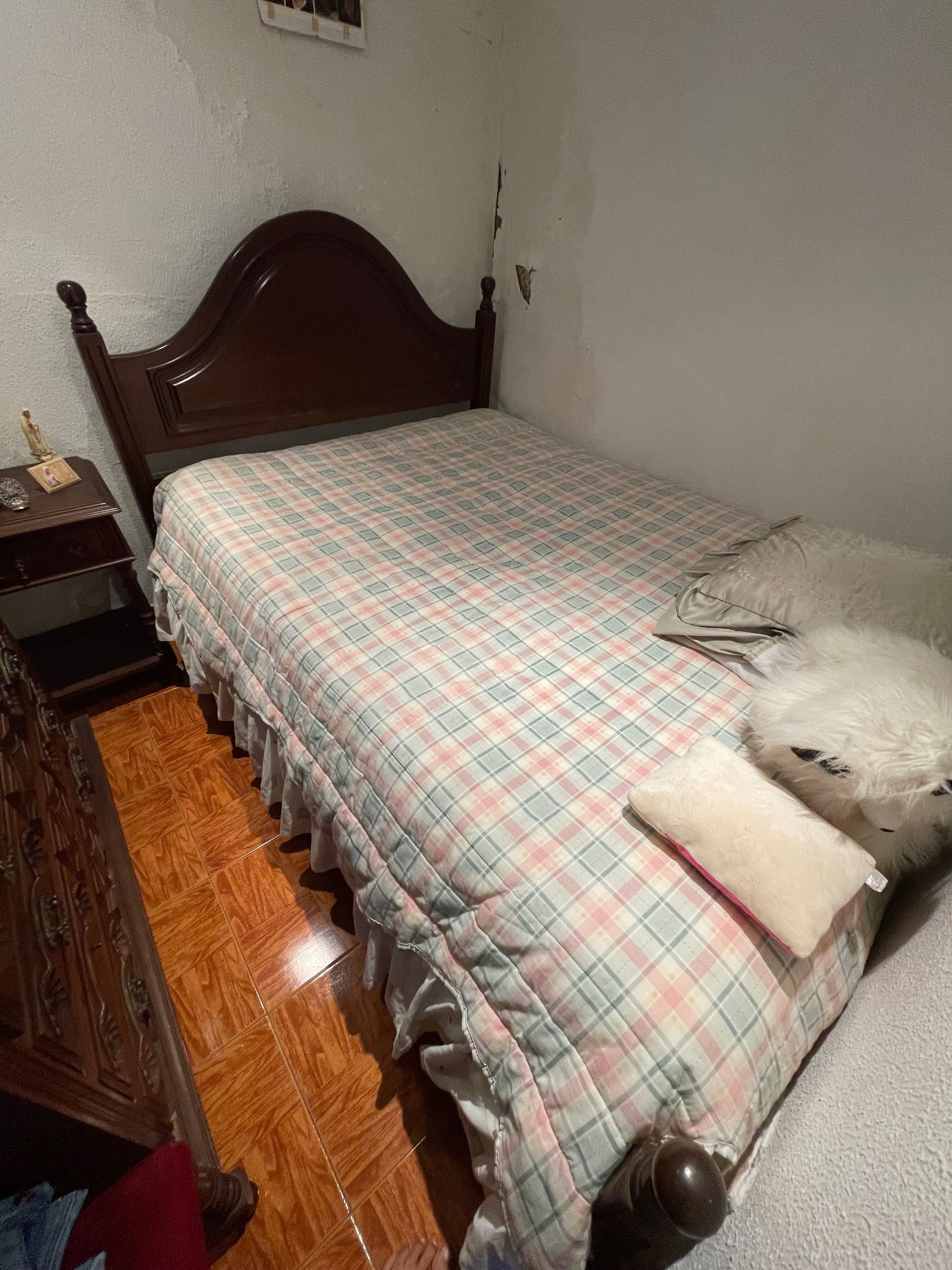 Cama casal usada bom estado