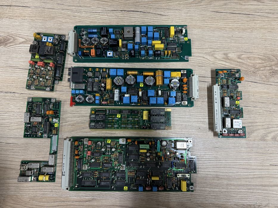 Плати з Rohde & Schwarz радіо/вимірювальна техніка,вінтажні компоненти
