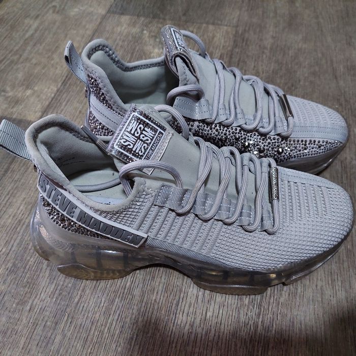 Кросовки жіночі 37р