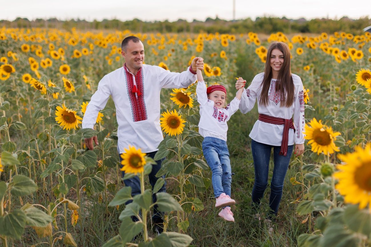Вишиванки для всієї сімї