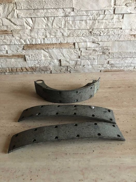 Części do samochodu Syrena 105 - chlpacze, okładziny etc.