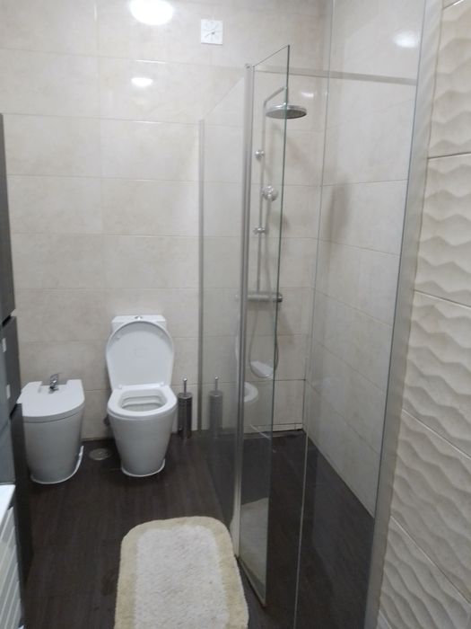 Quarto para TRABALHADORA perto da estação de Queluz