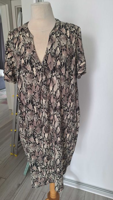 sukienka z wiskozy w roz50/52