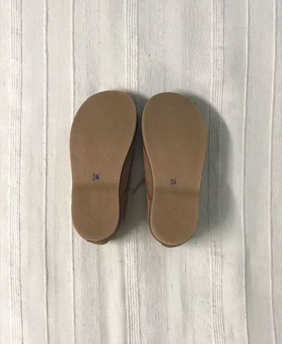 Sapatos carneiras 26