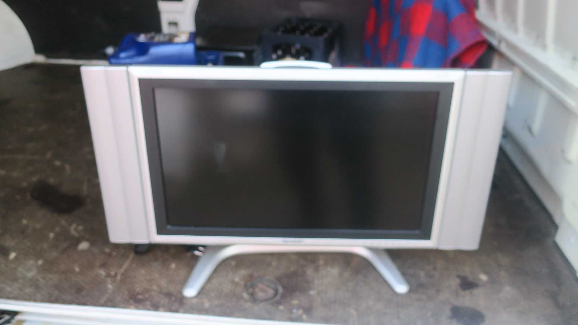 Telewizor Sharp Aquos LC26GA4E 26cali głośniki wzmacniacz