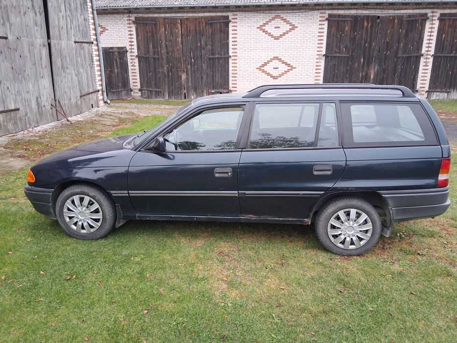 Opel Astra 1.6 benzyna