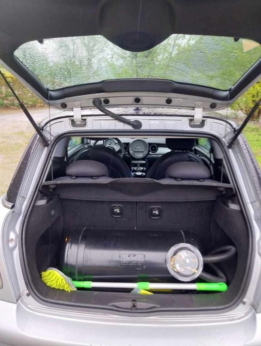 Mini Cooper 1.6 a GPL/gasol.