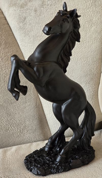 Piękna bogatozdobiona figurka kolekcjonerska konia. NOWA. Koń ARABSKI