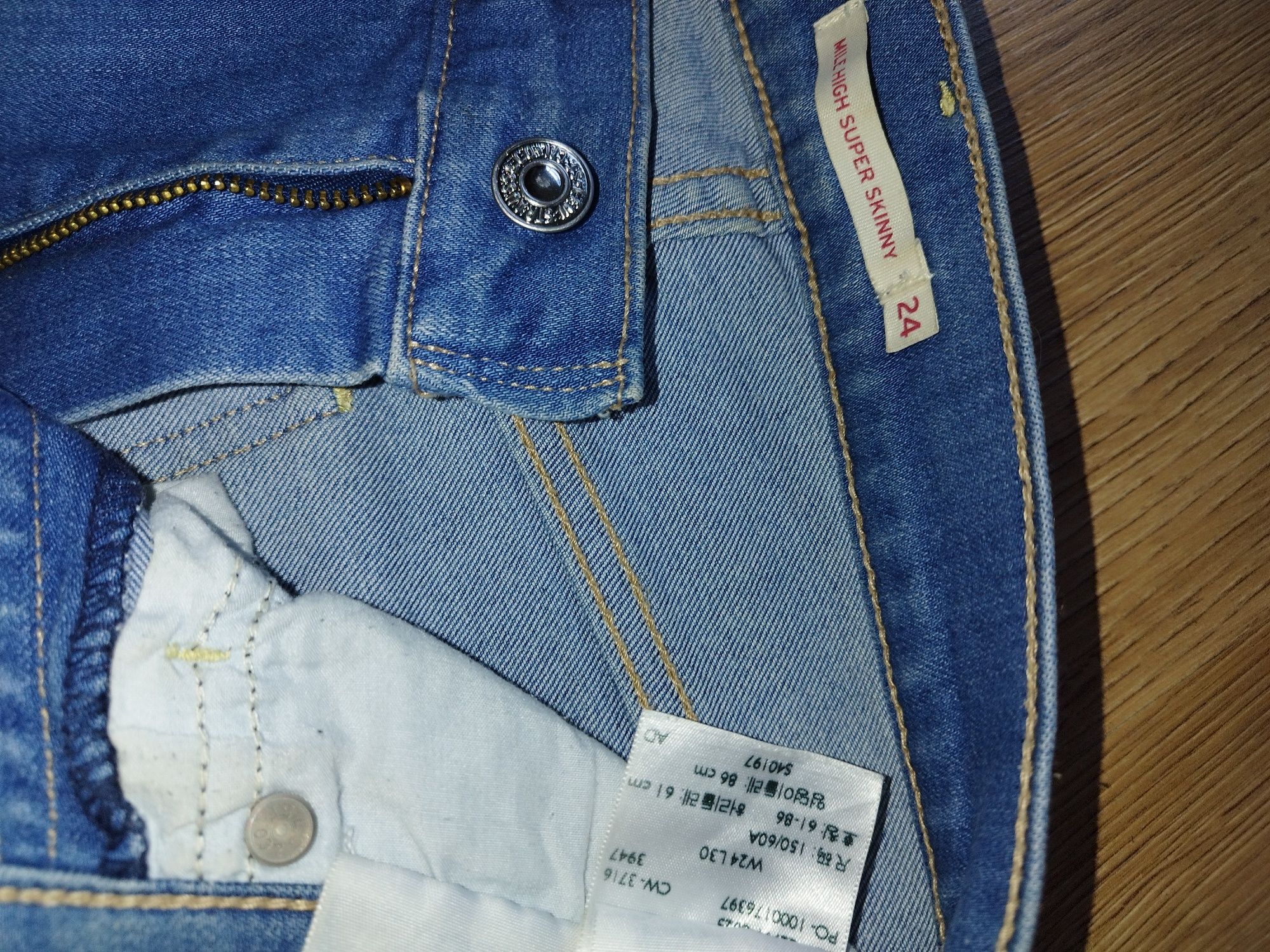 Mile High Super Skinny Levi's jeansy  w24 l30