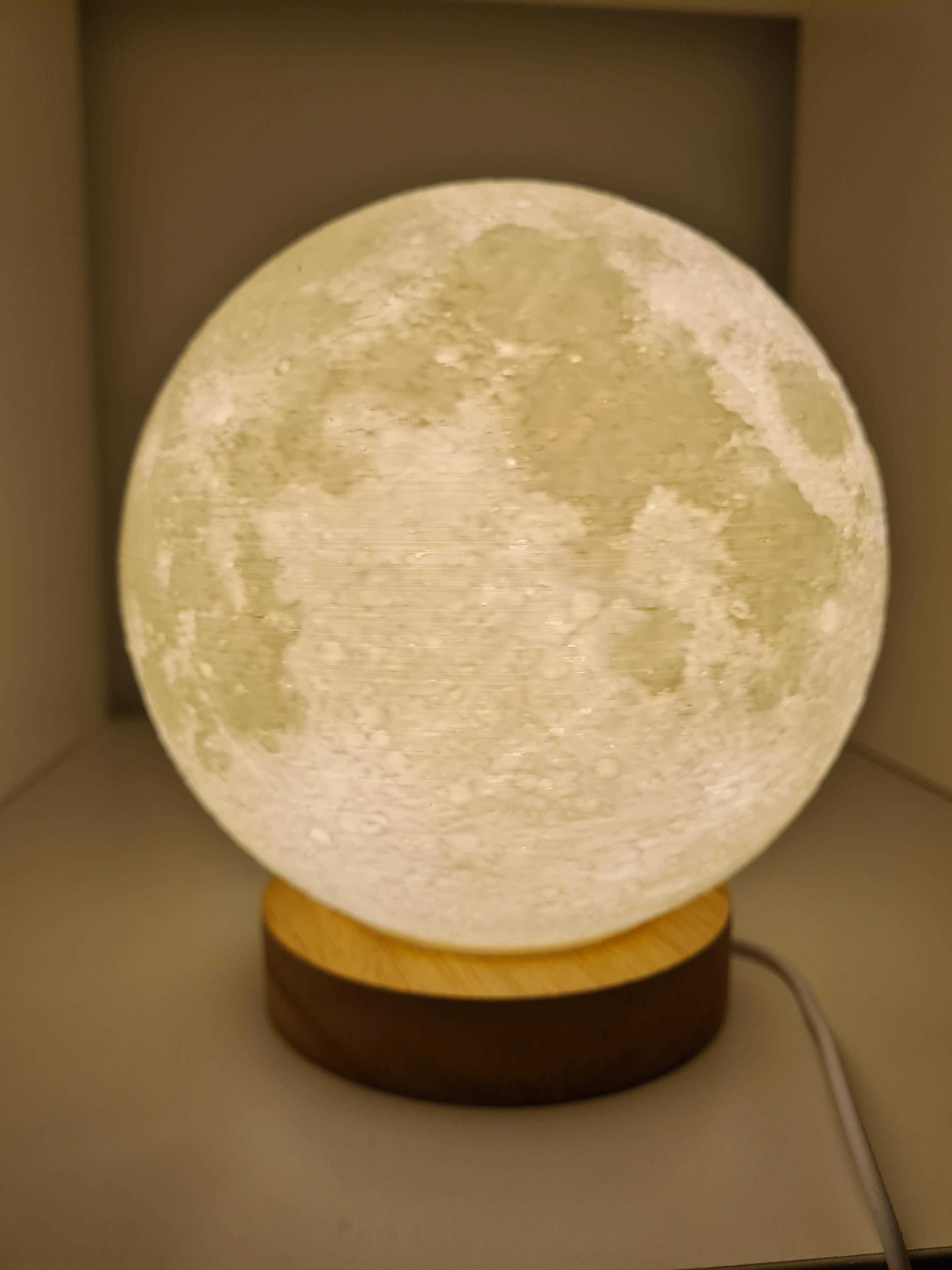 Candeeiro LUA | Iluminação Decorativa e Atmosfera Relaxante