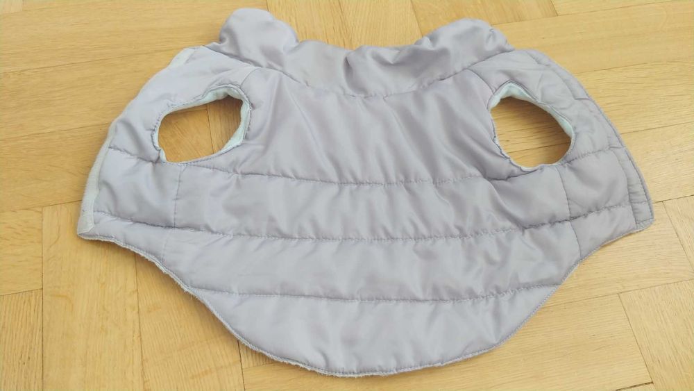 Ubranko, kurtka, kamizelka dla psa - obwód klatki 43 cm. (roz. M)