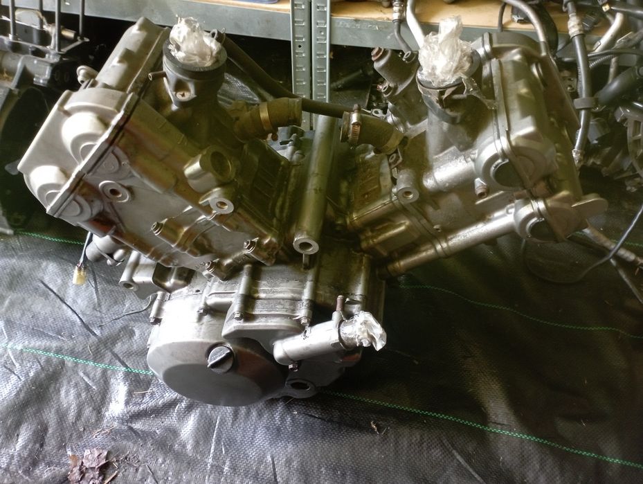 Suzuki SV650 SV 650 silnik kompletny P503 cylindry wał magneto kartery