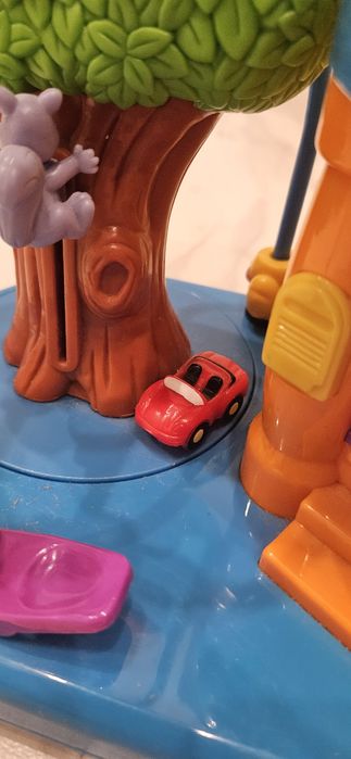 Dumel Discovery, Odkrywczy domek, zabawka interaktywna