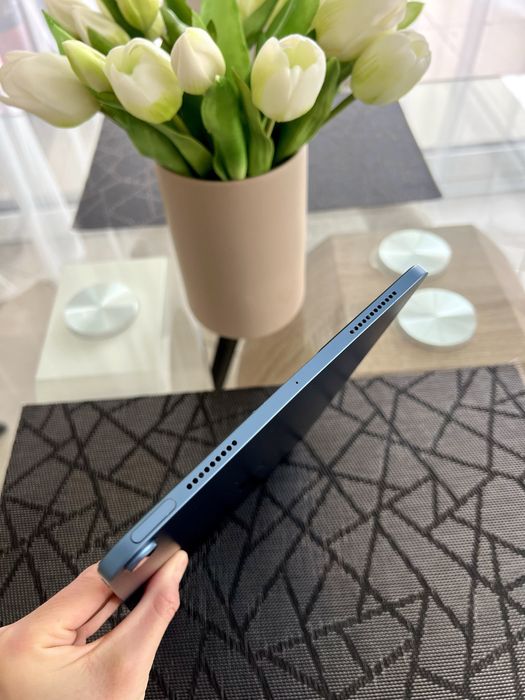 Планшет Apple iPad Air 2022 Wi-Fi 64GB