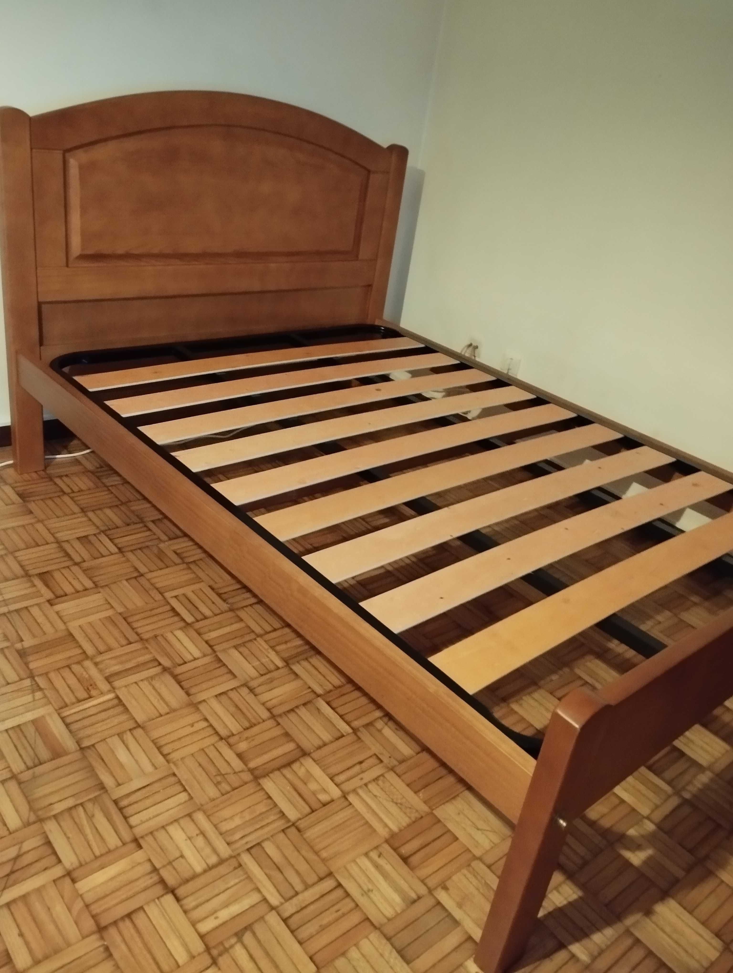 Cama madeira massica