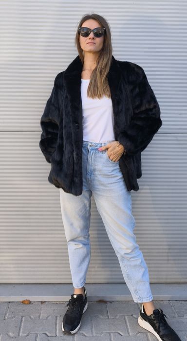 Piękne krótkie futro z norek kruczo czarne rozmiar M L kurtka