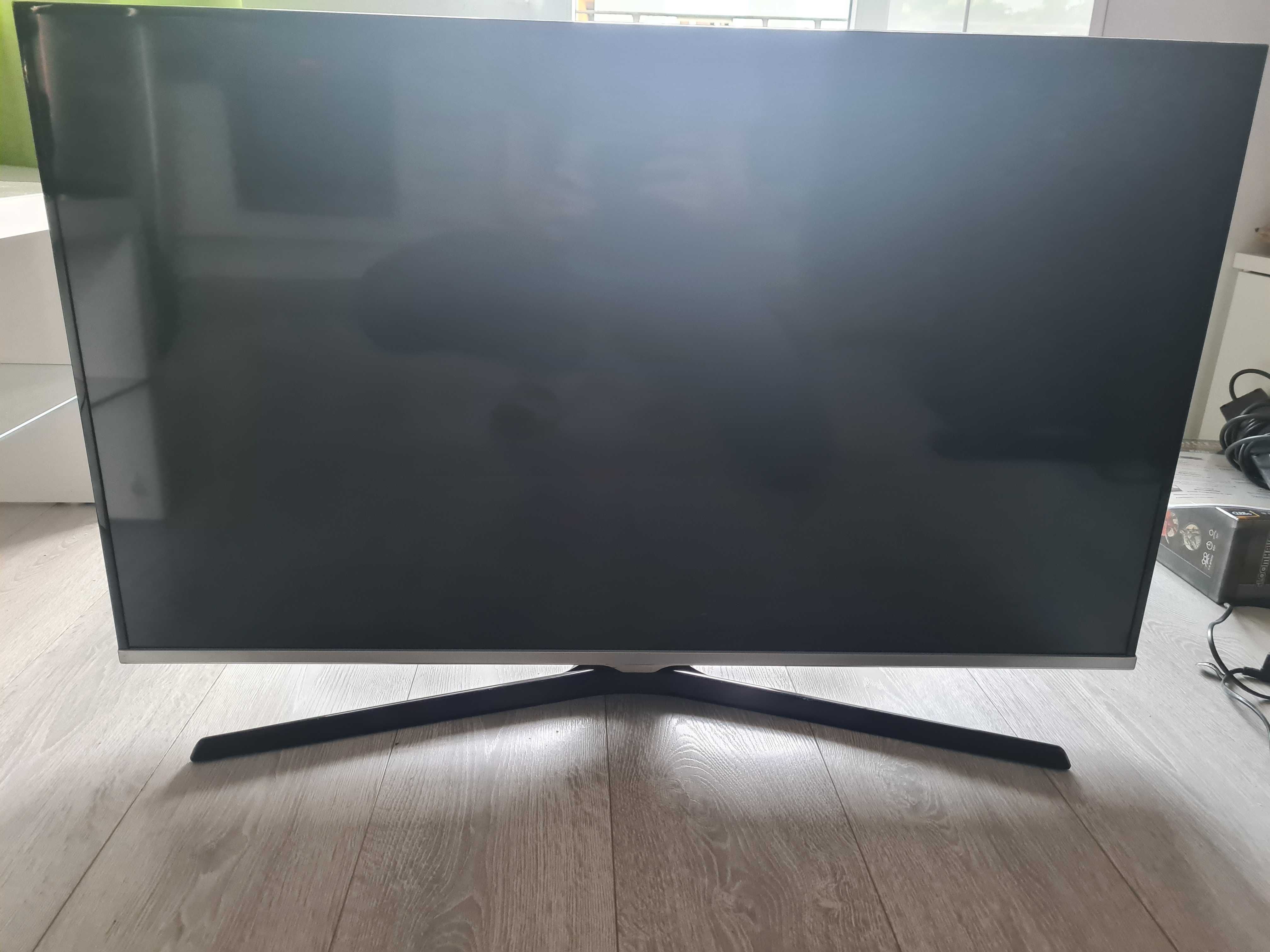 Telewizor LED 40 SAMSUNG UE40J5100AW - stan bardzo dobry, sprawny