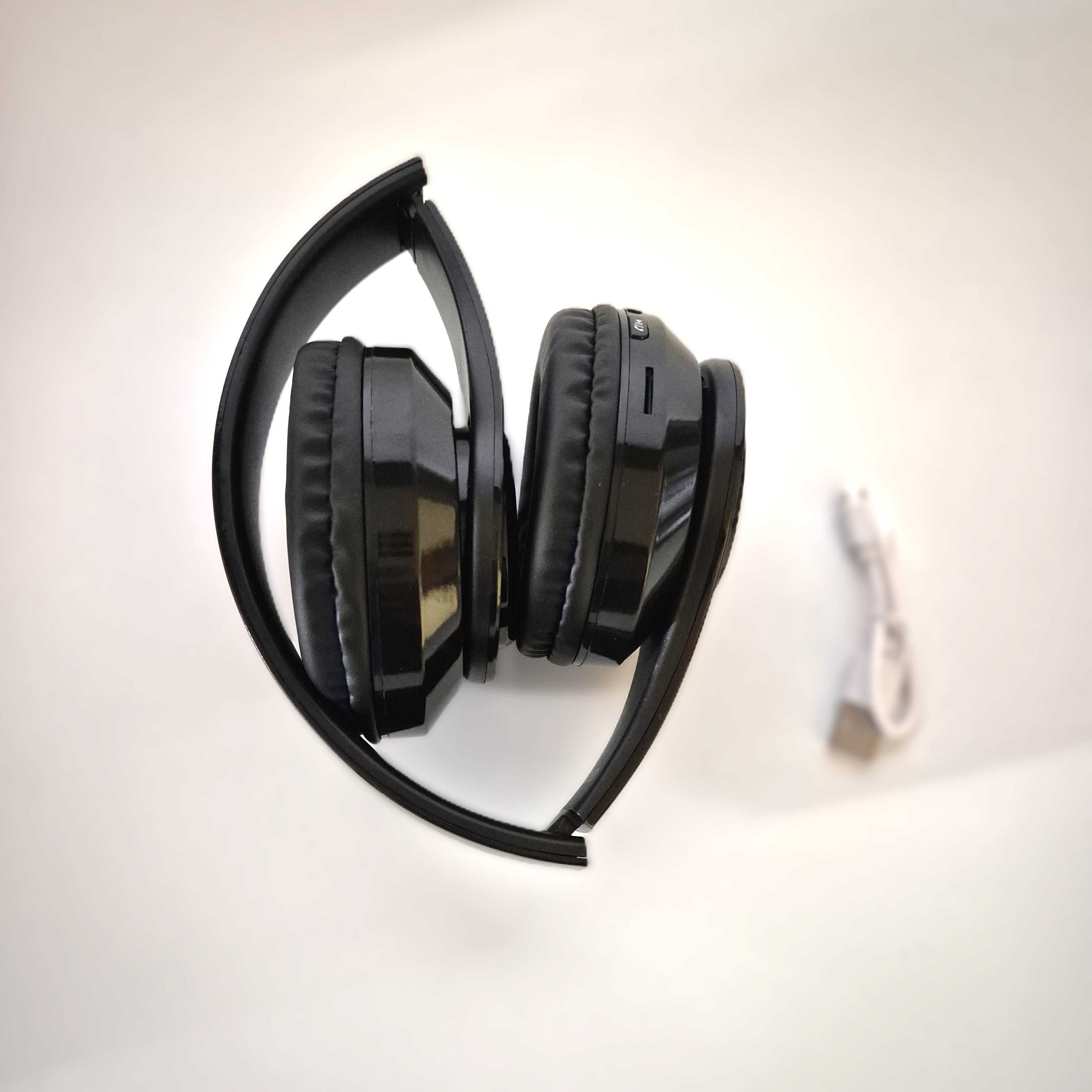 Słuchawki B39 - LED bezprzewodowe bluetooth czarne