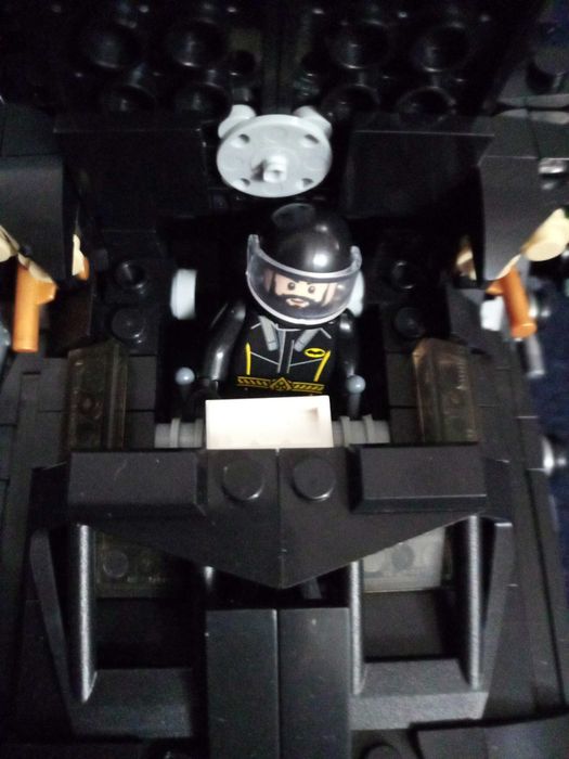Batmóvel e mini figura Batman (231peças)