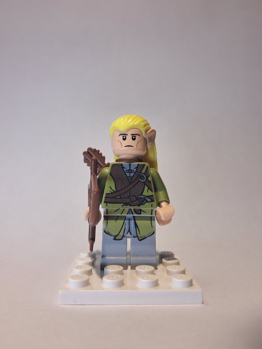 Legolas Olive green robe, long cheek lines lor015 LEGO