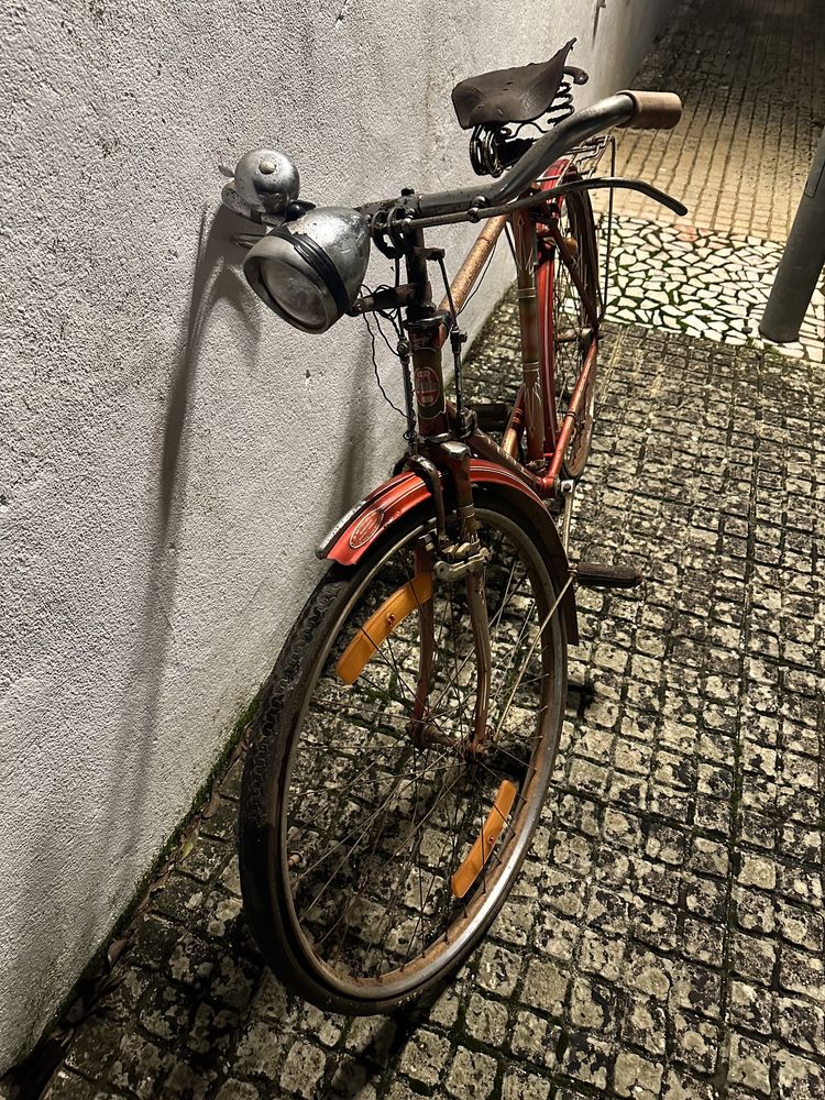 Bicicleta pasteleira antiga