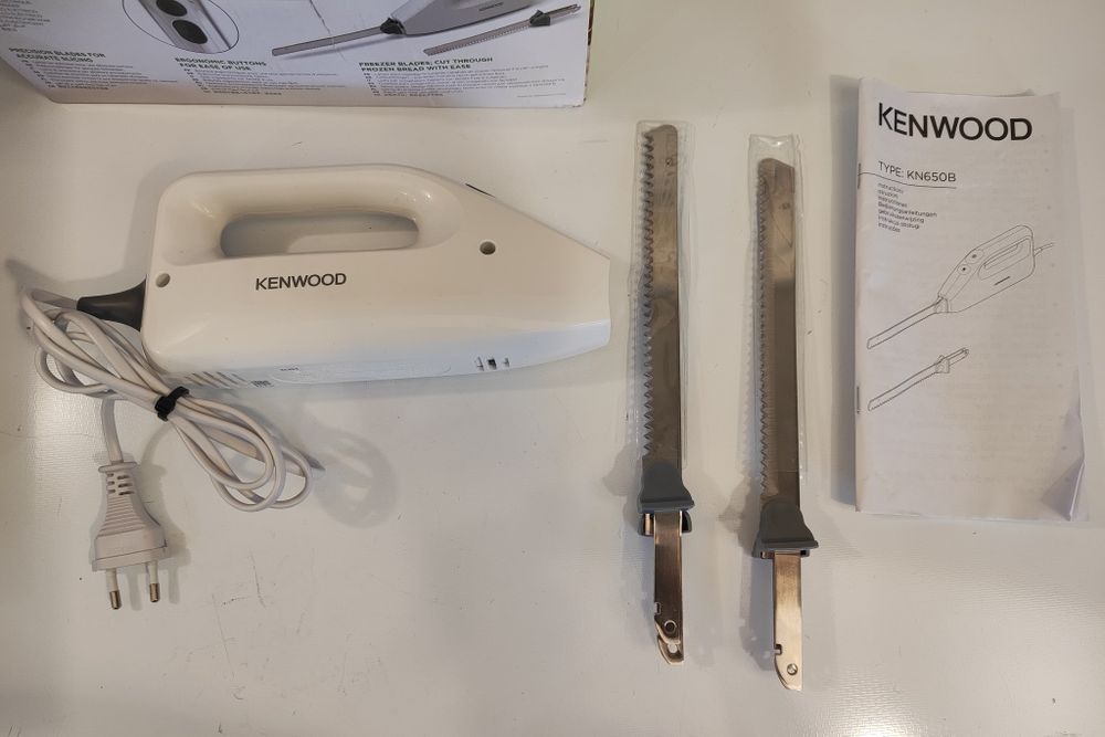 Faca elétrica Kenwood KN650B nova com fatura.