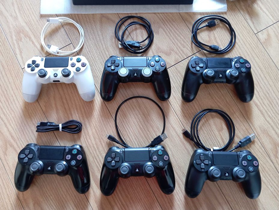 PlayStation 4 PRO PS4, comandos, jogos, (faço retomas, ler descrição)