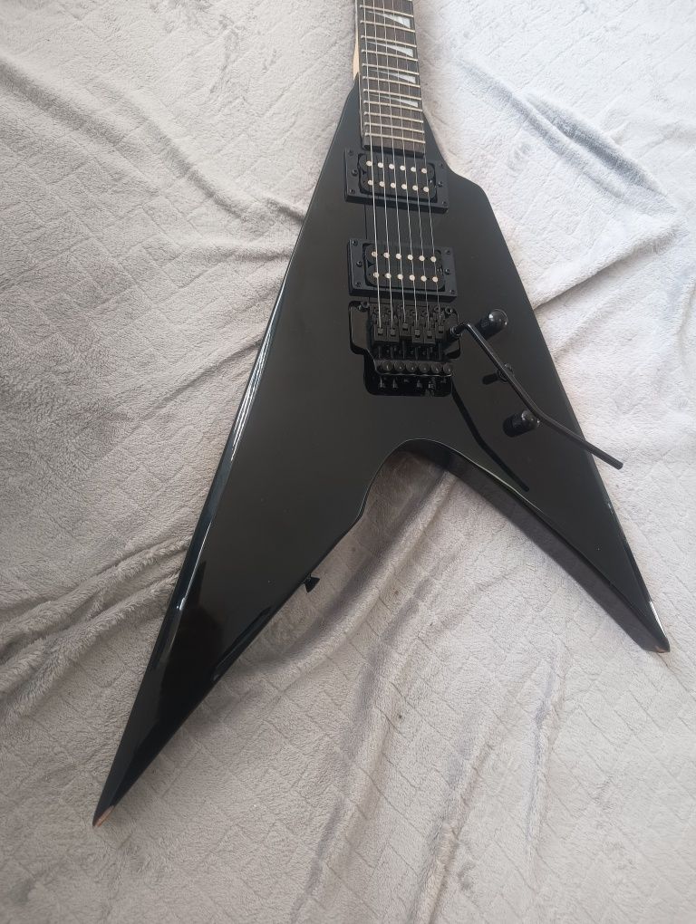 Gitara elektryczna typu flying v, RR, V-ka czarna