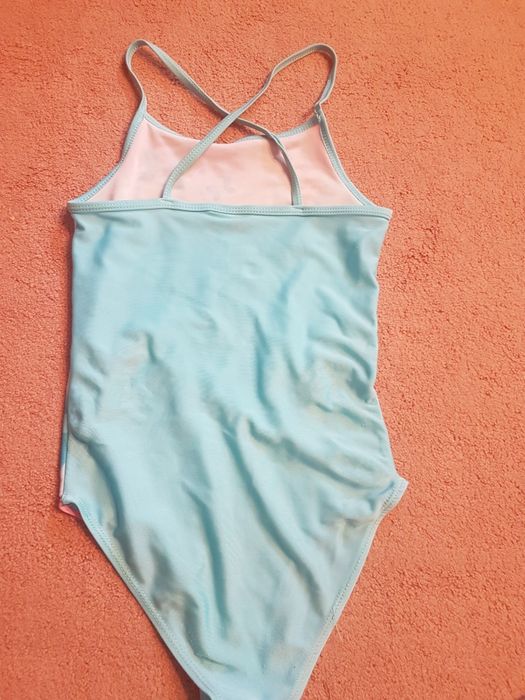 Stroj kąpielowy dla dziecka Kraina Lodu 122/128