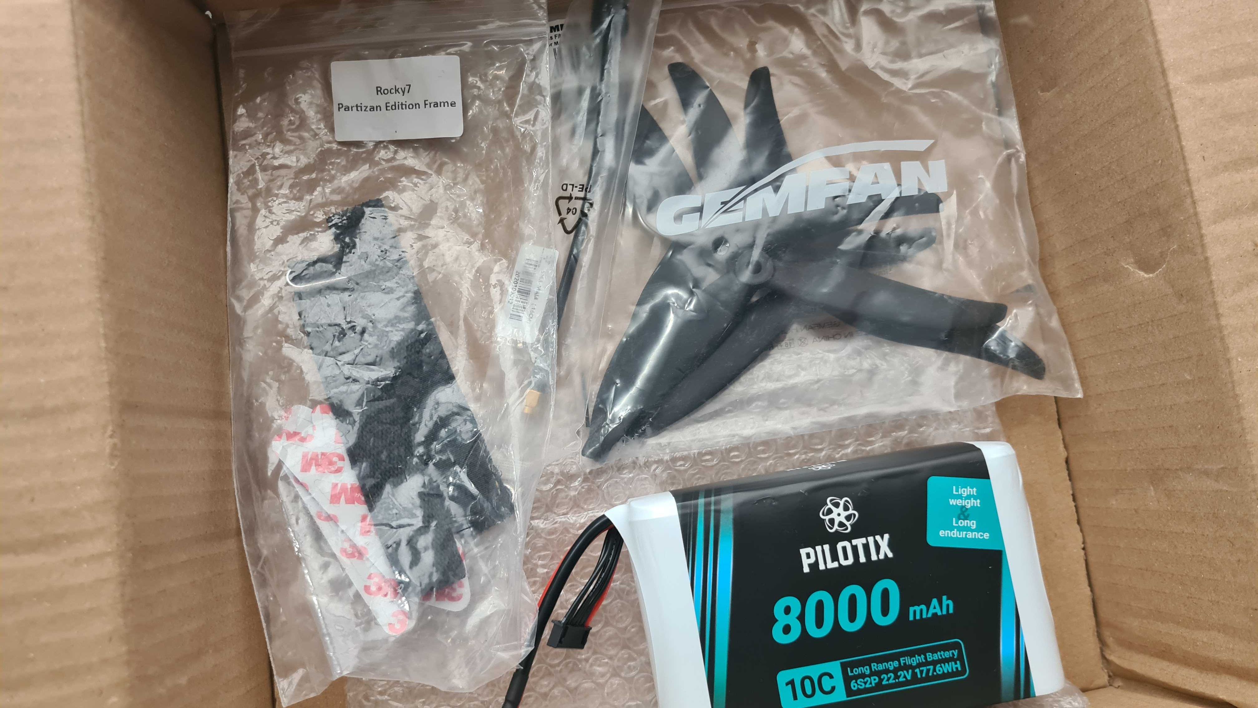 Dron FPV Partizan Rocky 7 F4 V3 VTX 5.8G 2.5W 6S 8000mAh ELRS 915 V3
