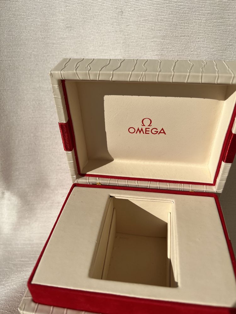 Caixa omega de relógio para oferecer