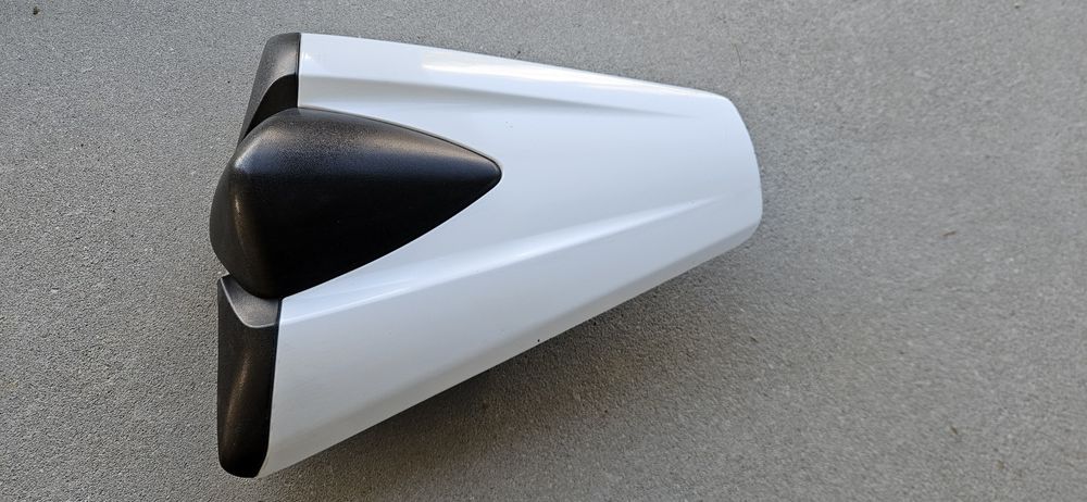 Nakładka  zaślepka siedzenia fotela pasażera Honda CB1000R 08-16 SC60