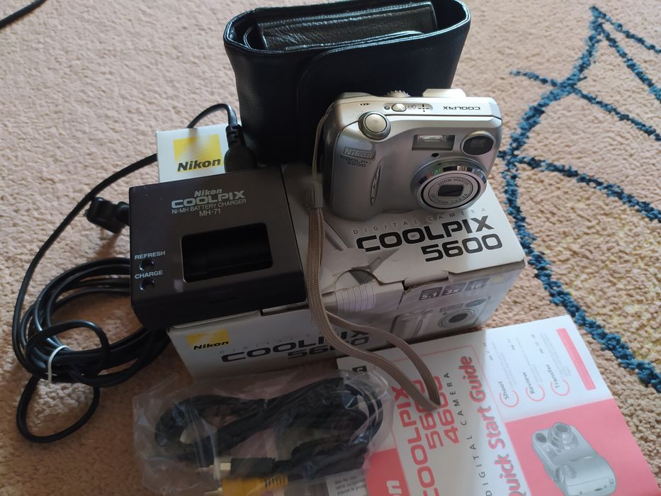 Цифровий фотоапарат Nikon colpix